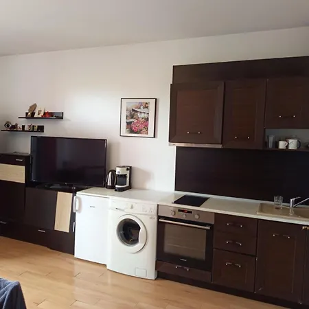 Flat, Glorious Views & Free Parking! Self Check-in, Super Place ! Apartment