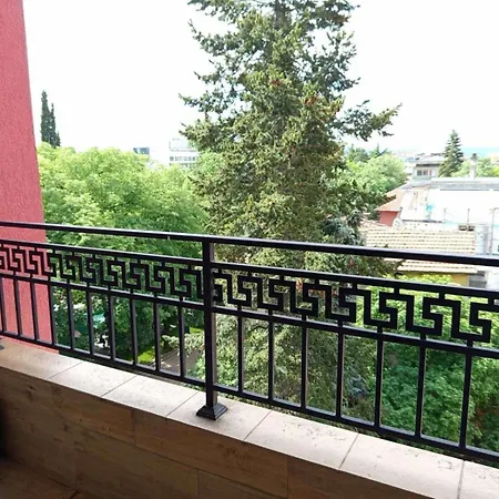 Flat, Glorious Views & Free Parking! Self Check-in, Super Place ! Apartamento Kazanlŭk